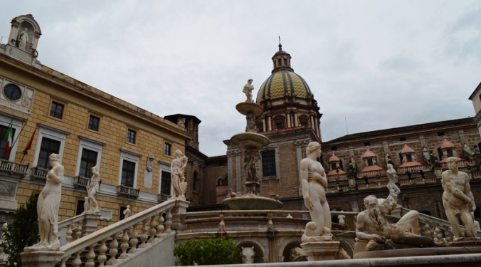 2nakedfountainpalermo