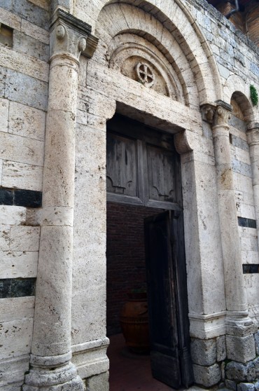 tusdoorway