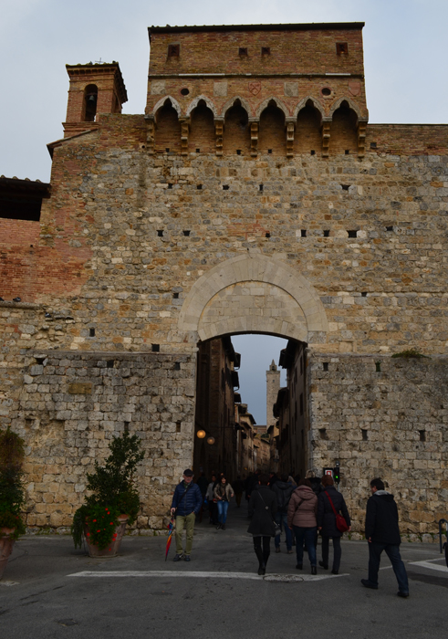 gate in san gimignano